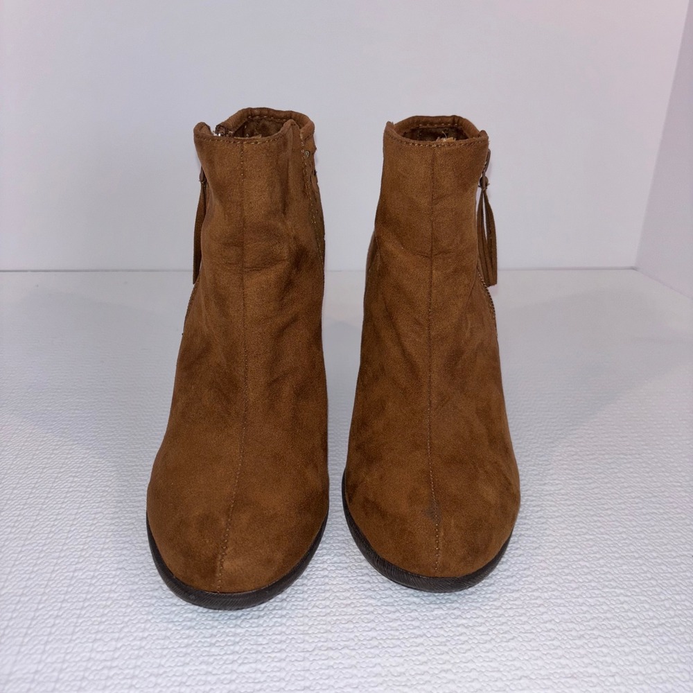 American Eagle Brown Faux Suede Perforated‎ Heeled Ankle Booties Size 7 - Picture 5 of 7